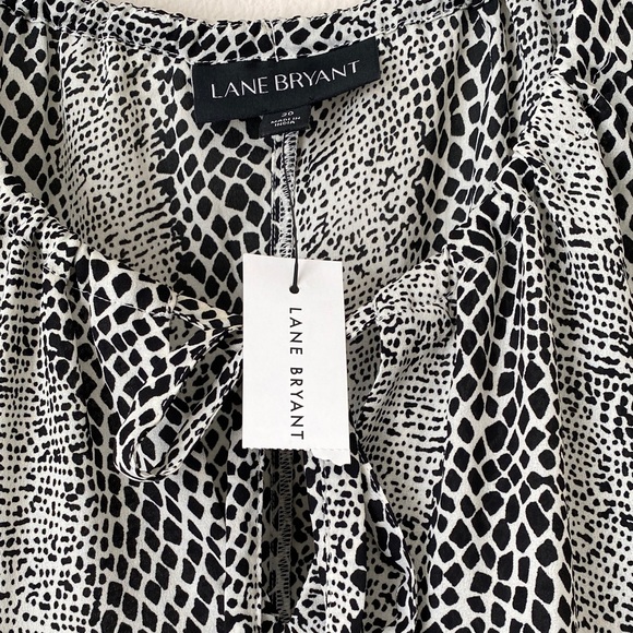 Lane Bryant Monochrome Sleeveless Blouse - Picture 6 of 7